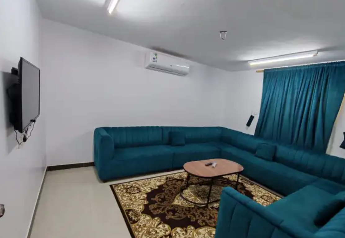 There is a furnished family apartment for monthly rent