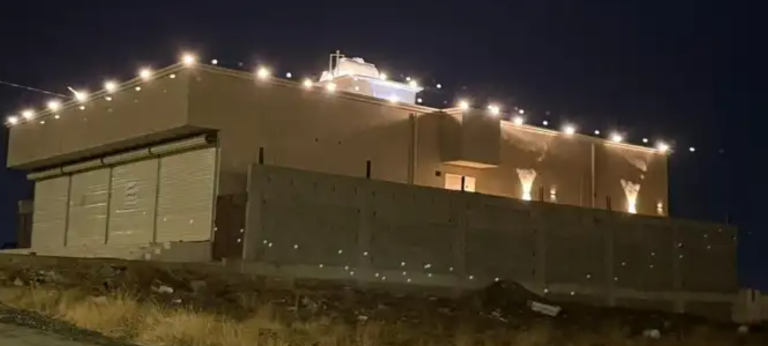 عمارة ومحلات تجارية للإيجار في بارق