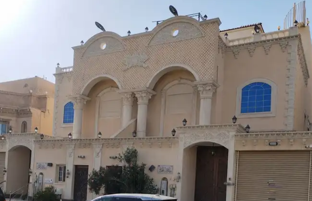 فيلا دوبلكس فاخرة للإيجار حي الياقوت شمال جدة مؤثثة بالكامل