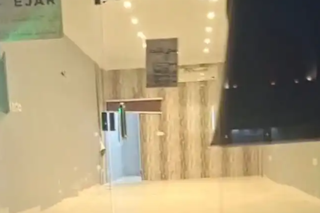 محل للإيجار 10 4 وميزان نفس المساحه ودوره مياه ومطبخ